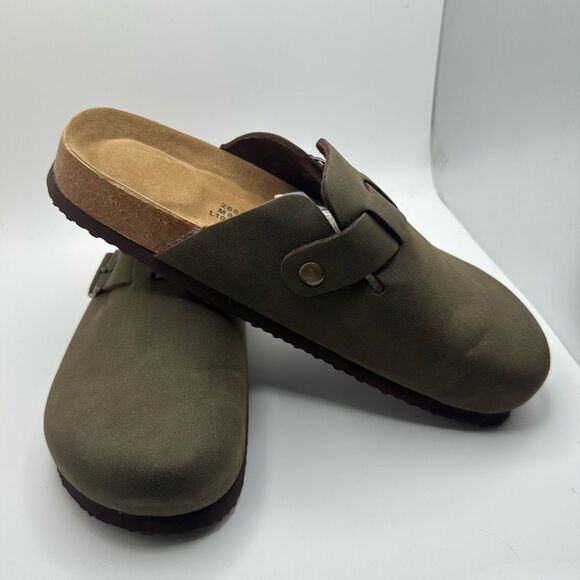 CUSHIONAIRE Men's Haze Cork Footbed Clog with +Comfort 8 OLIVE NEW - Picture 6 of 7